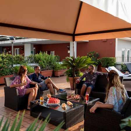 Magri's Hotel Napels Buitenkant foto
