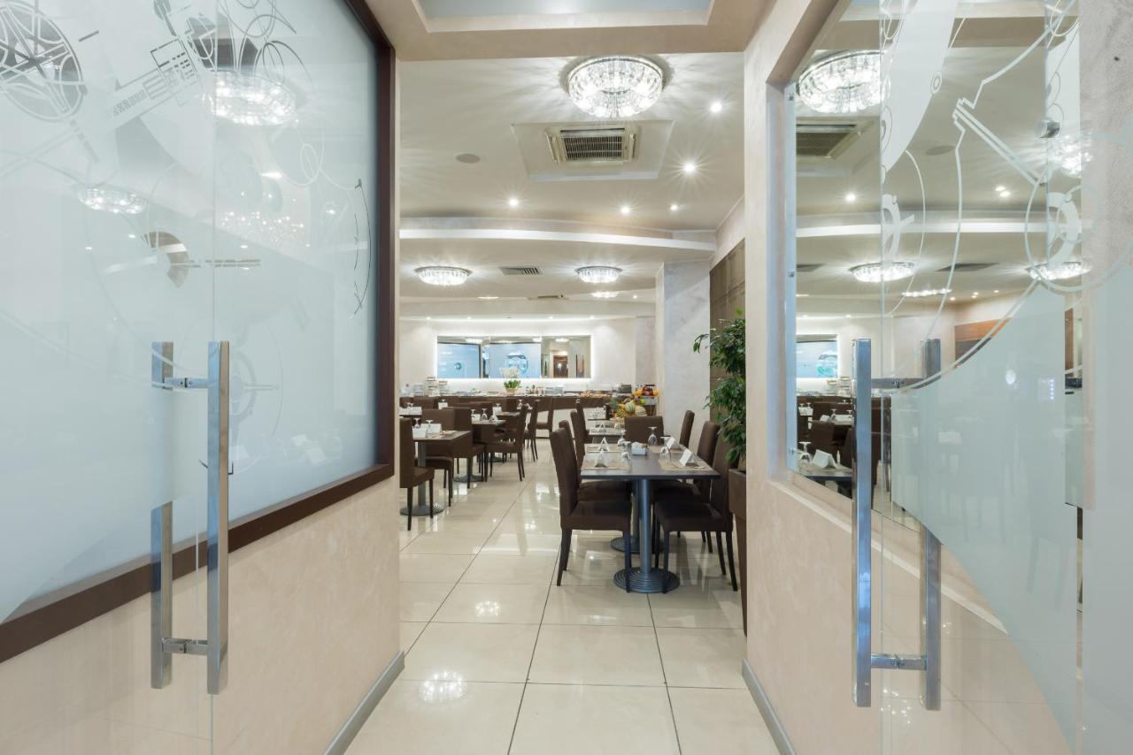 Magri's Hotel Napels Buitenkant foto