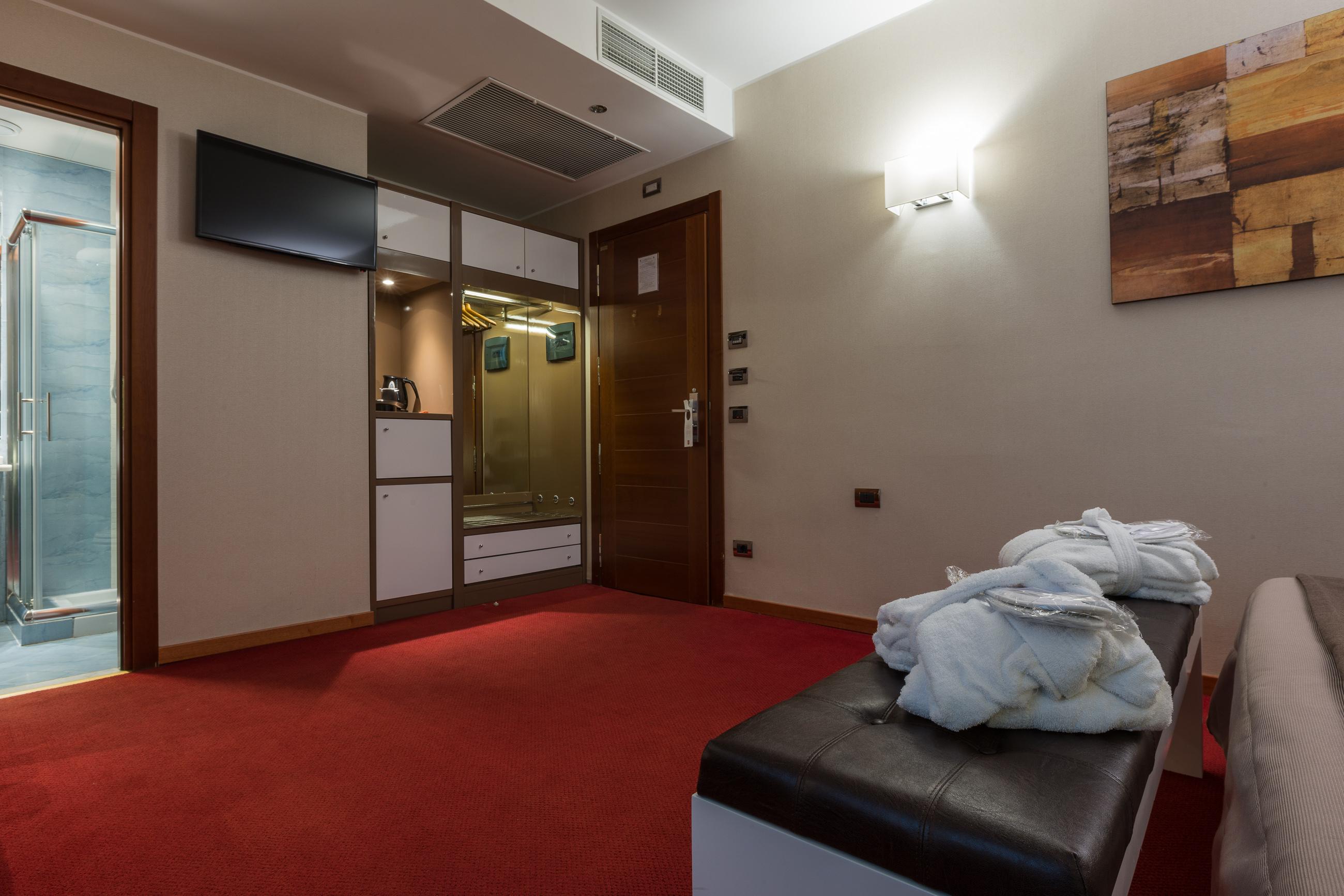Magri's Hotel Napels Buitenkant foto