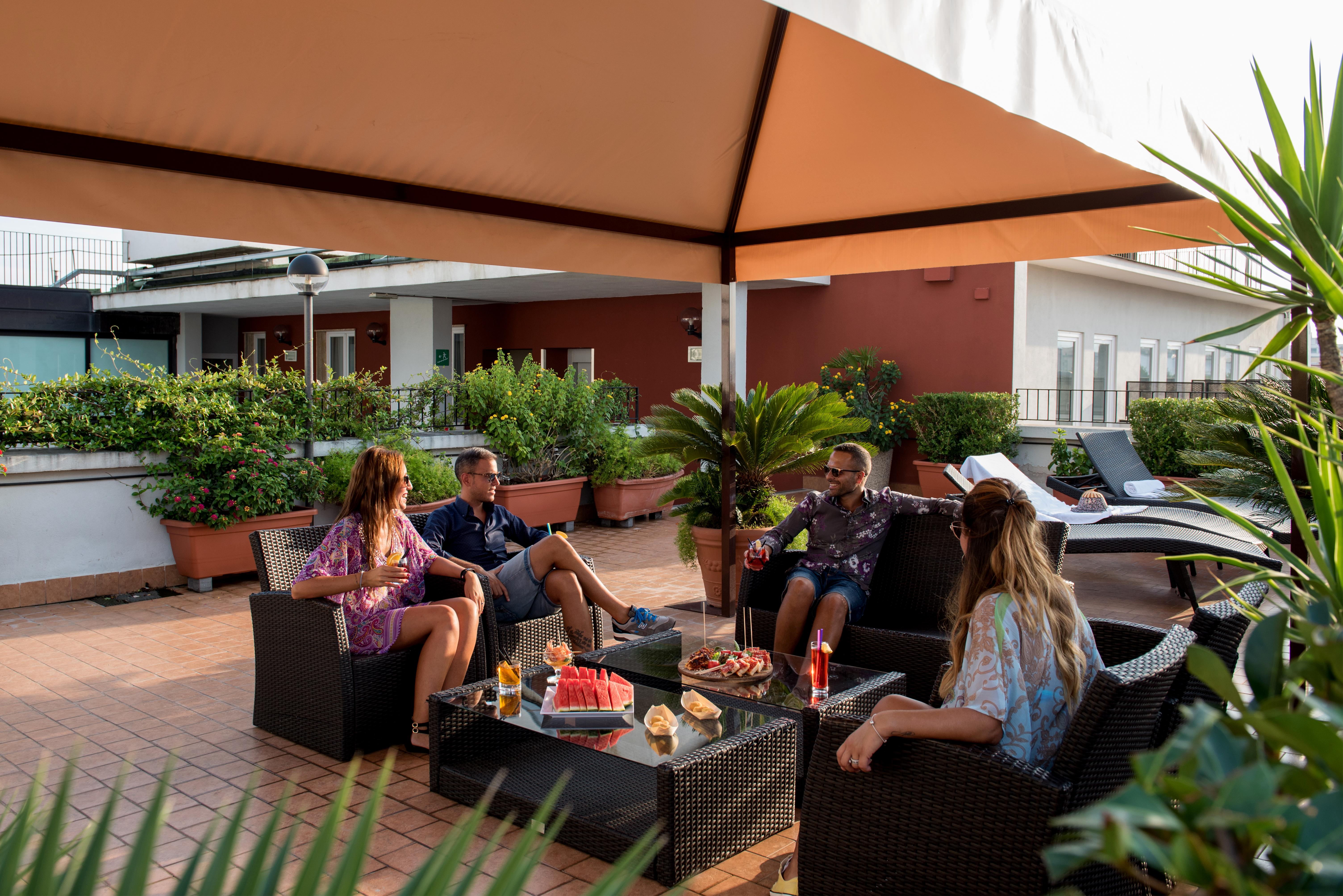 Magri's Hotel Napels Buitenkant foto
