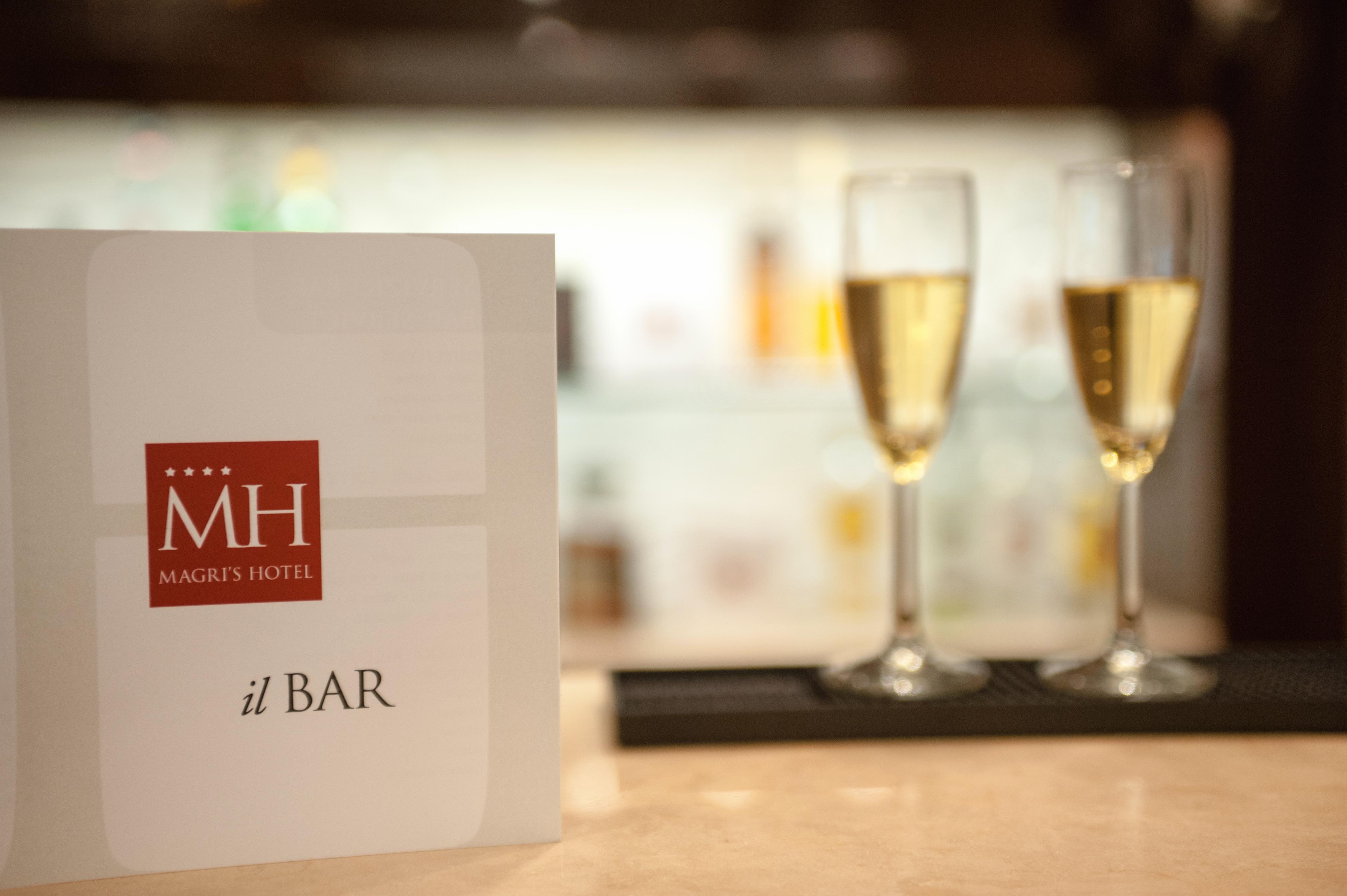 Magri's Hotel Napels Buitenkant foto